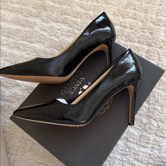 Vince Camuto heels - worn once - Picture 4 of 4